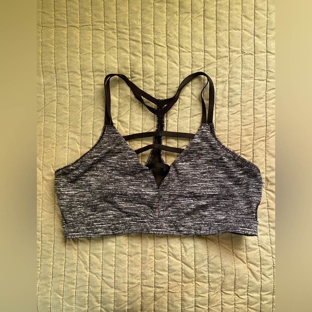 💚3 for $10💚 Victoria’s Secret VSX Women's Strappy Gray Sports Bra